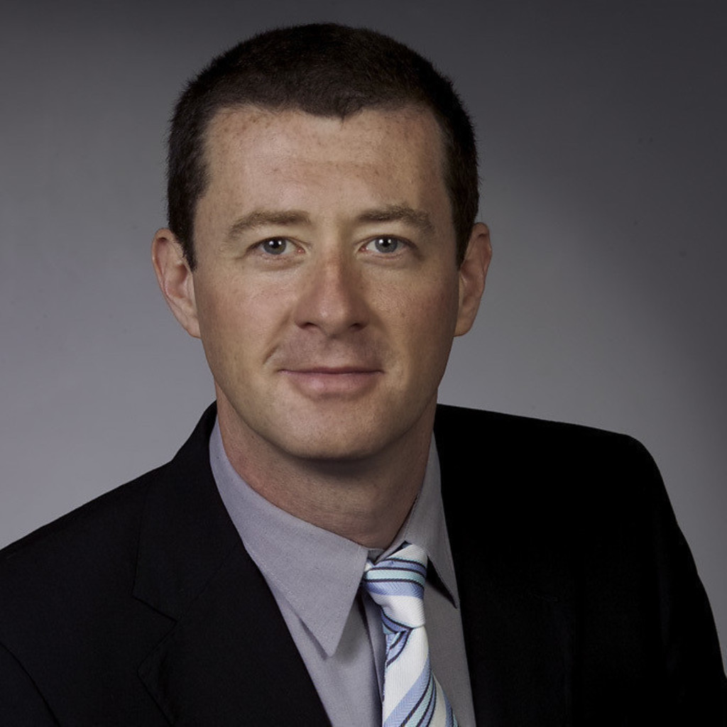 Dipl.Ing. Dirk Peters Director Customer Solutions, Customer Service