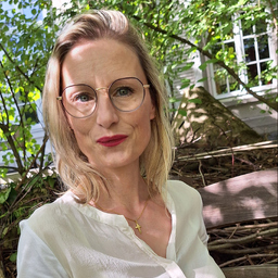 Claudia Jost