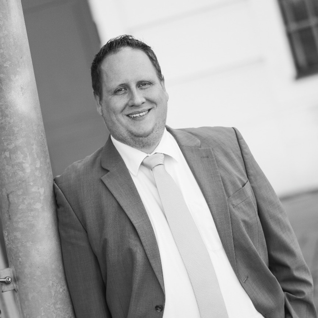 Dipl.Ing. Martin Kümmel Global Product Manager Pressure Sensors TE