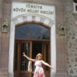 Ipek Bahçeci