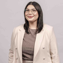 Özge Özer