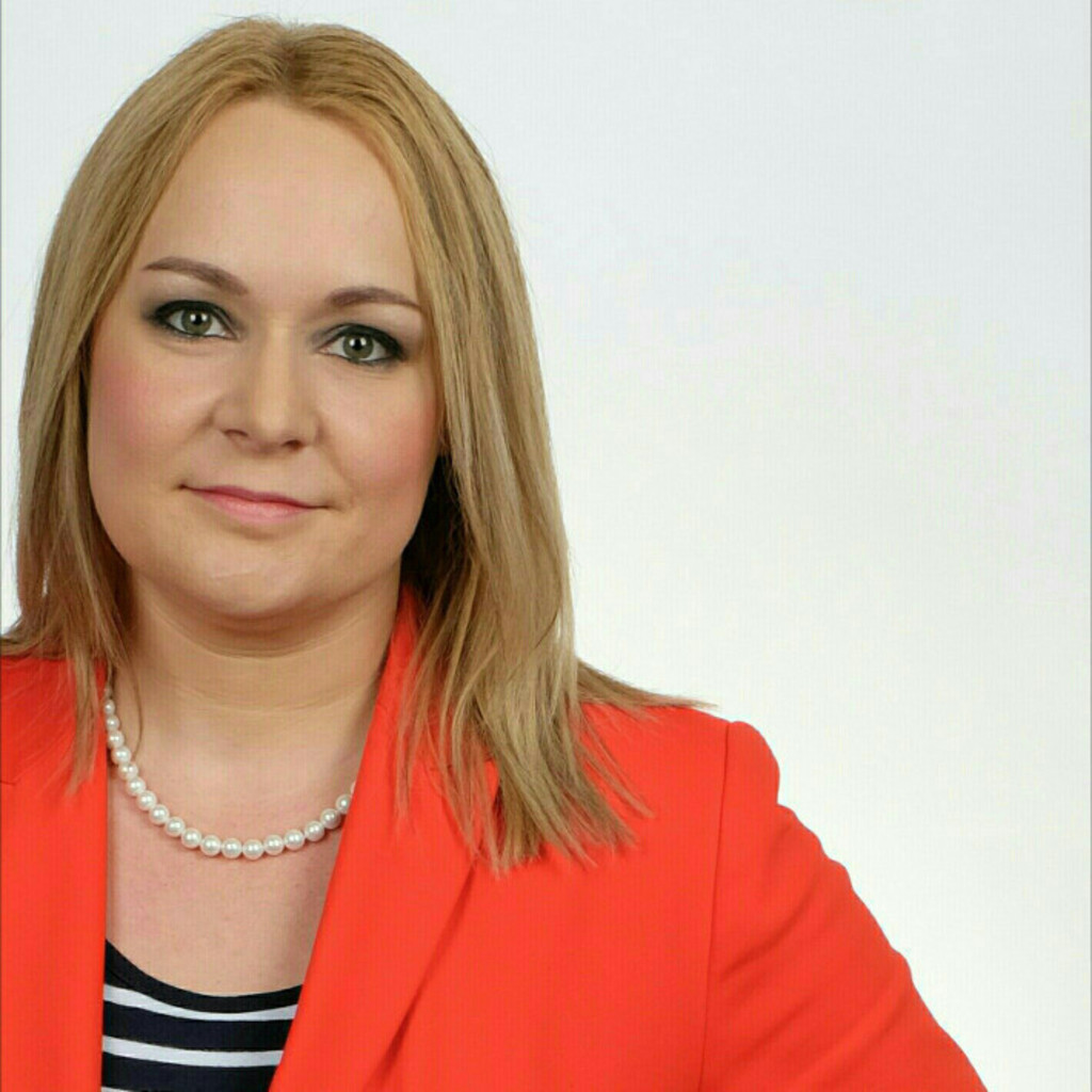 Kinga CzabanSchnaus Procurement Engineer Valeo Siemens eAutomotive