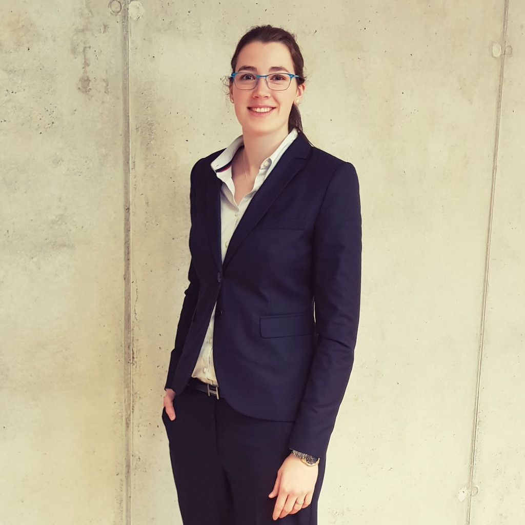 Laura Peter Expertin Prozesse Auslieferung Paket Deutsche Post