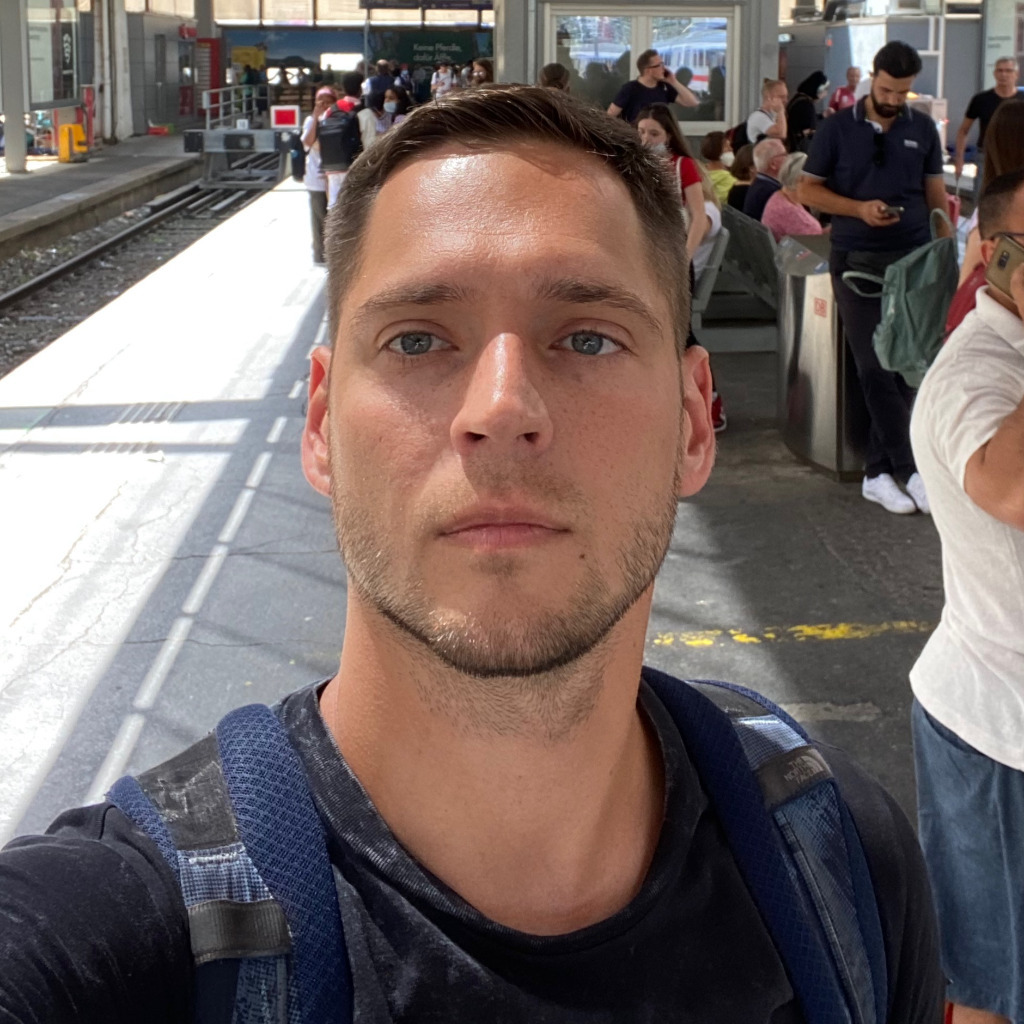 Vladimir Makarov Senior Backend Developer CuriosityQuills