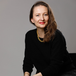 Dr. Layla Distler