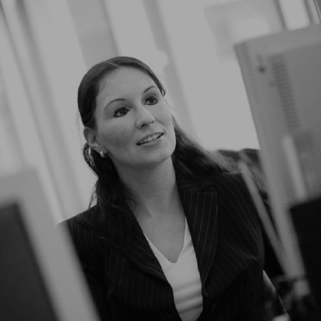 Prof. Dr. Stefanie HehnGinsbach Professorin für Allgemeine BWL, insb