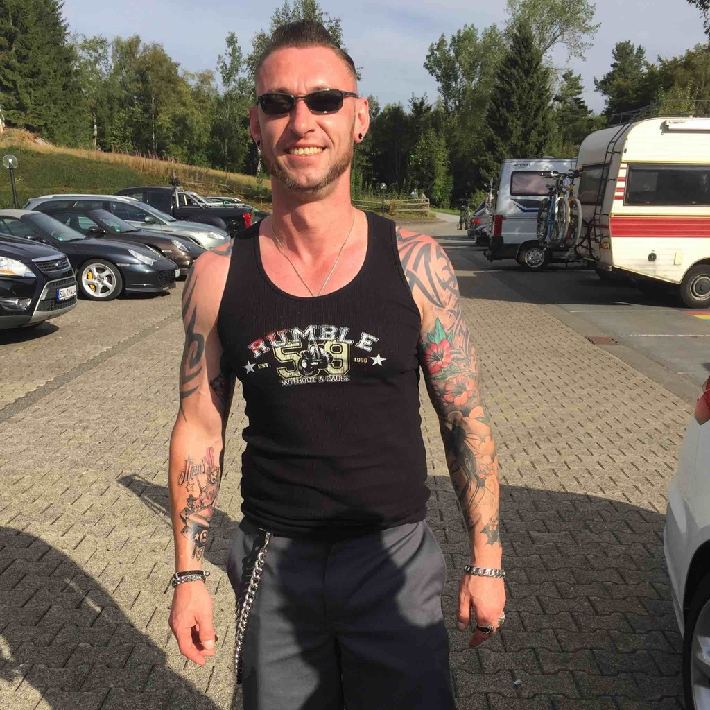 Maik Rütten Geschäftsführer MR Fliesen und Design XING