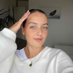 Celina Flach