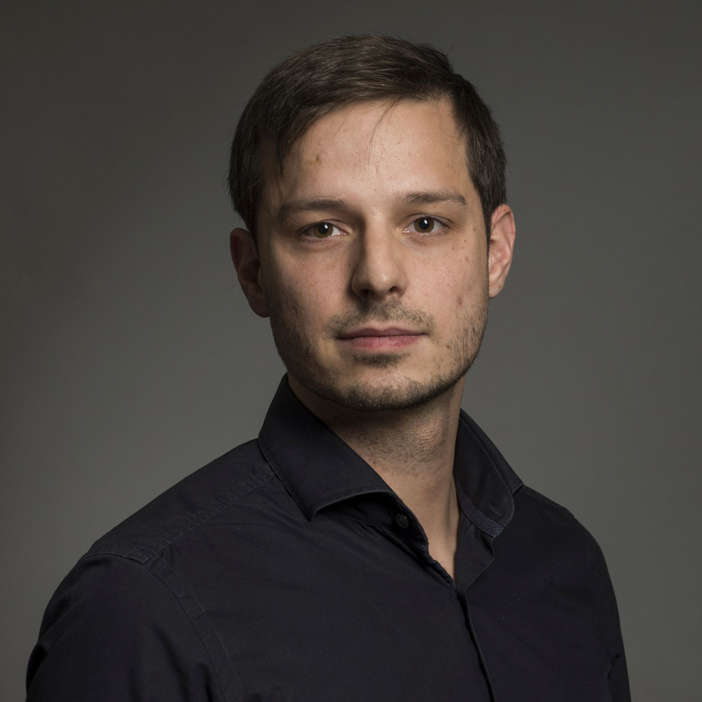 Martin Bauer Business Unit Manager Cluster Reply GmbH & Co. KG XING