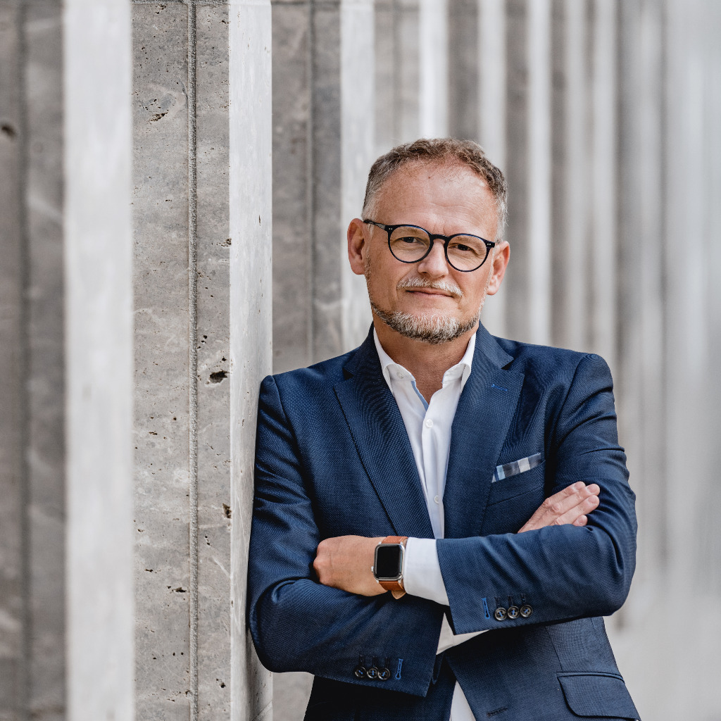 Leif Walter Senior Director Territory Germany Fortinet GmbH XING verena-ewerle-manager-service-provider-channel-fortinet-gmbh-xing