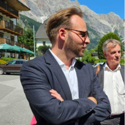 Dr. Sebastian Tobias Naderer