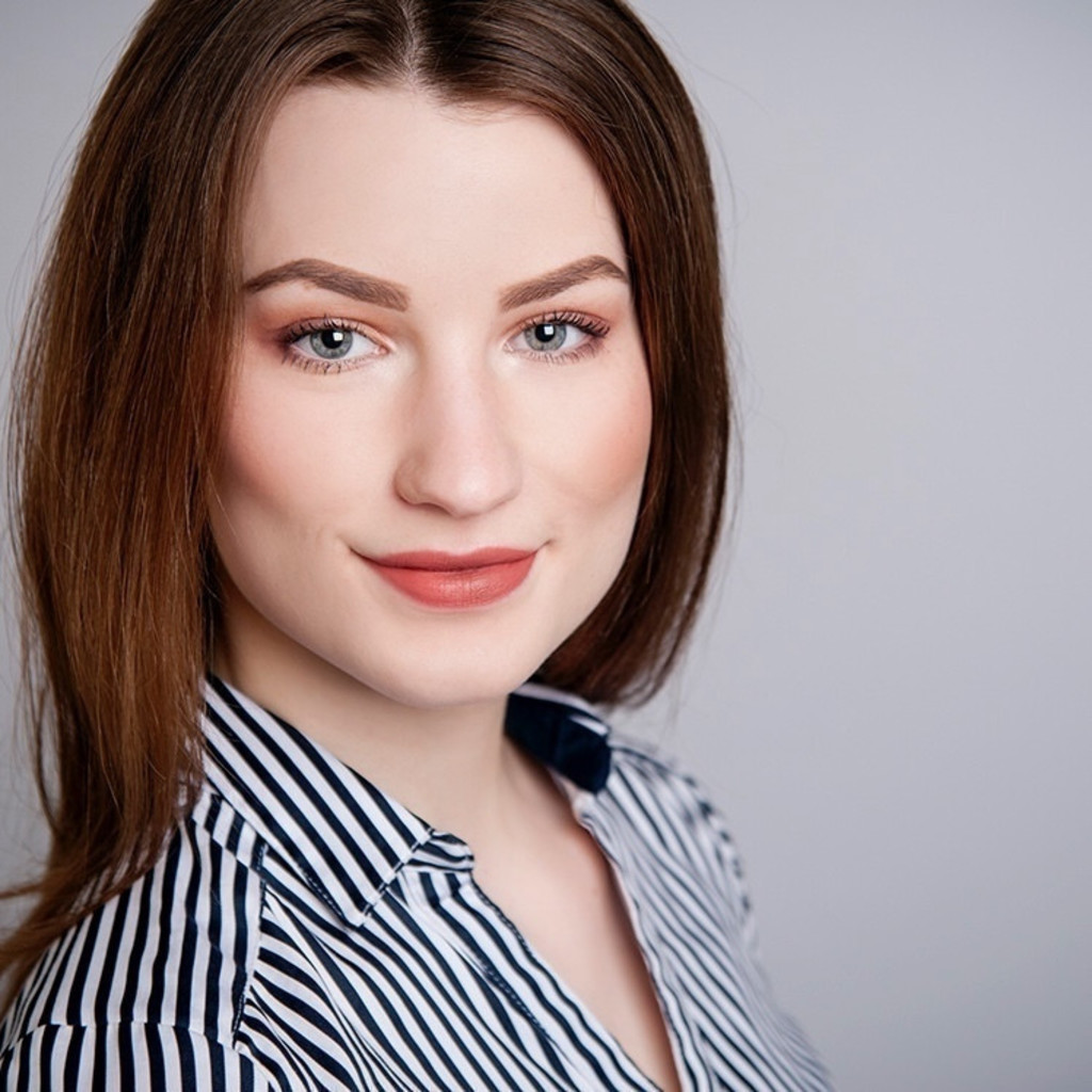Alexandra Rjadnowa Studentische Aushilfe am Empfang Dentons Europe