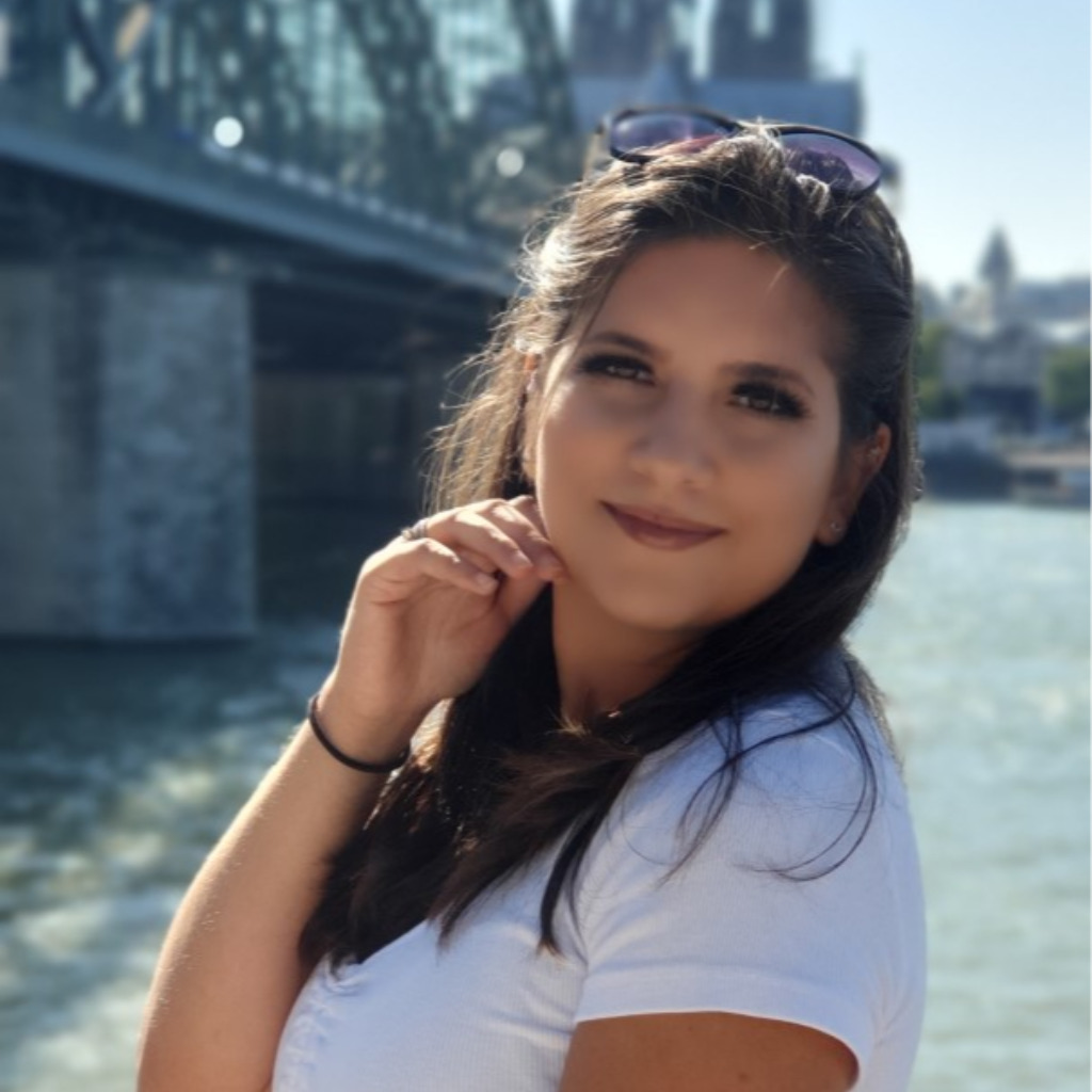 Social Media Profilbild Aylin Akyürek Köln