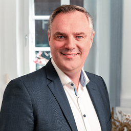 Dr. Michael Räckers