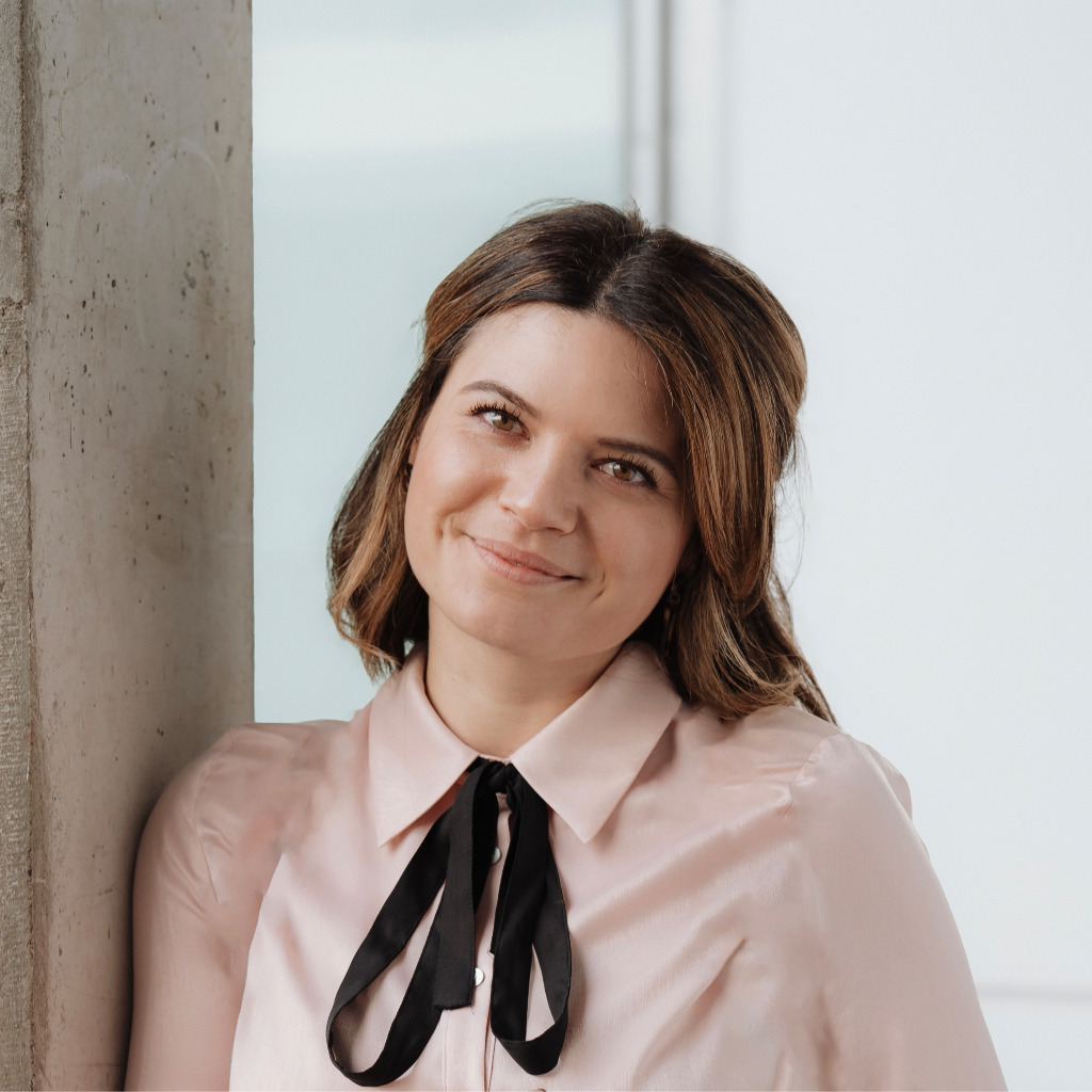 Anna Nick Communication Professional CompuGroup Medical SE & Co