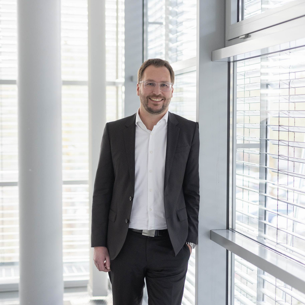 Peter Sürig Senior Vice President Electromechanics Lenze Group XING