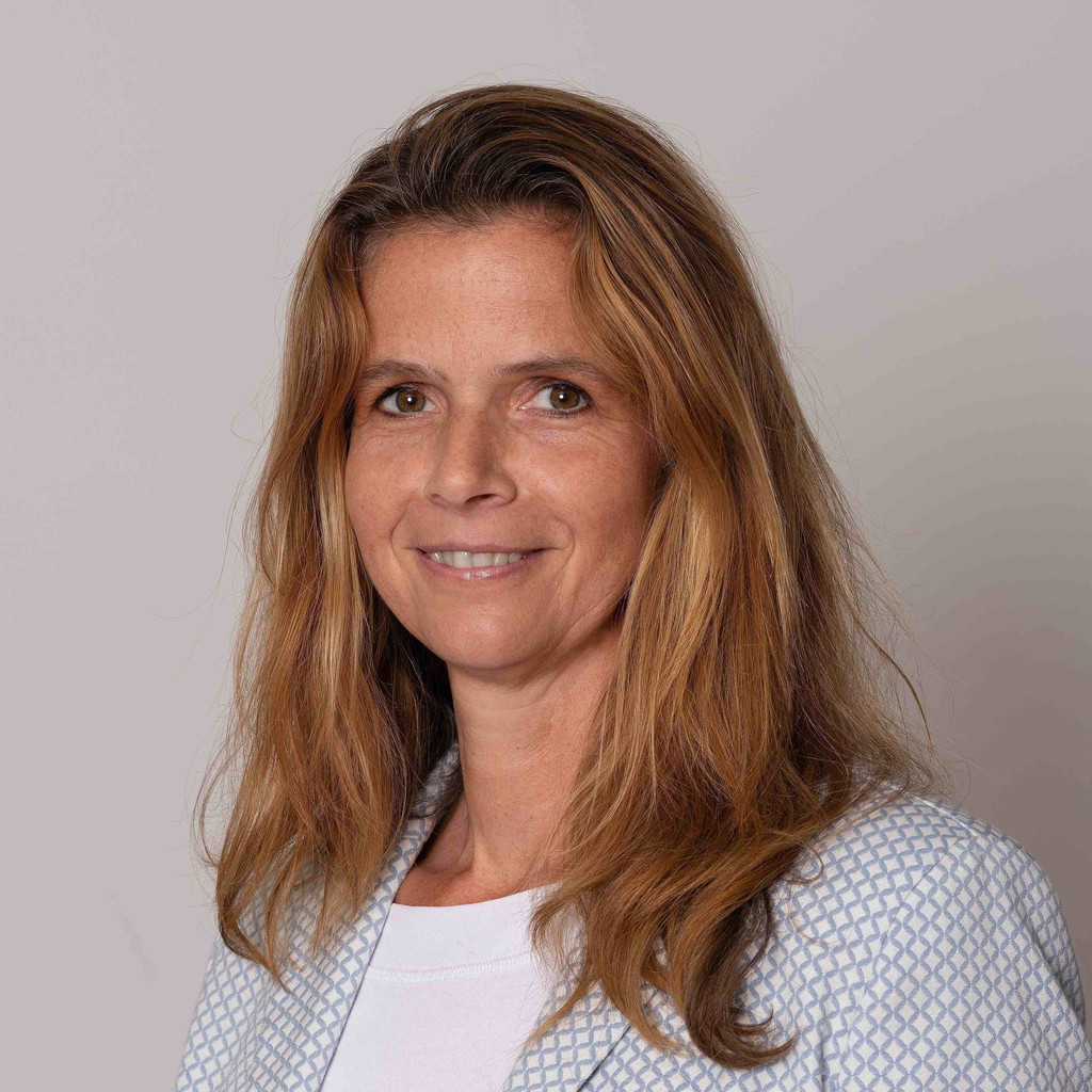 Mag. Birgit Fux Geschäftsführerin MakeAWish Foundation XING